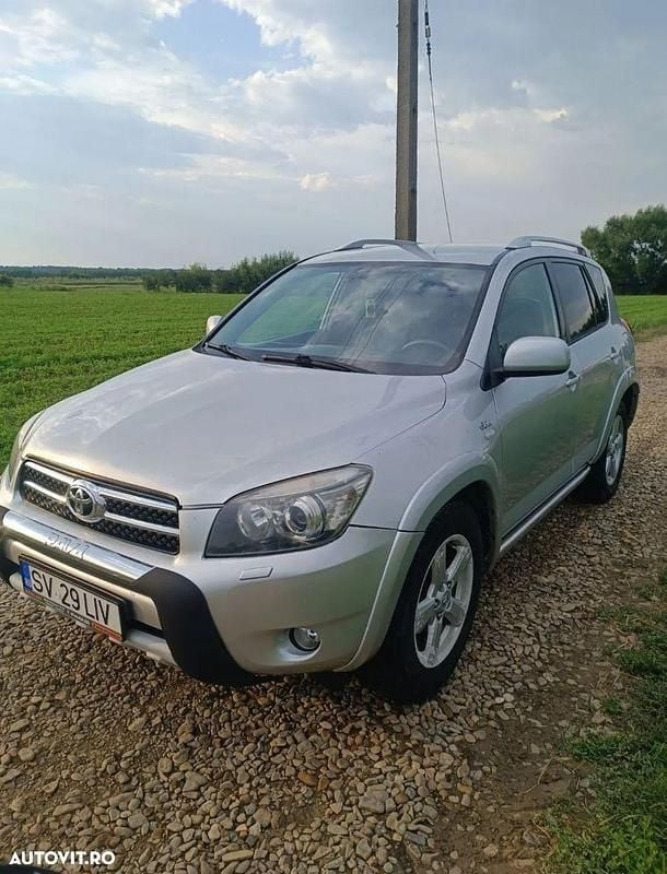 Culoareargint Utilizat 2006 Toyota RAV4 SUV | 2.600 EUR (Super Preț) - Imagine 1/4