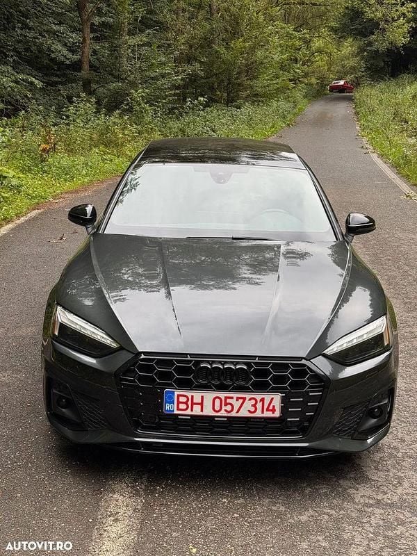 Gri Utilizat 2020 Audi A5 Sportback Berlinǎ | 24.500 EUR (Preț bun) - Imagine 1/4