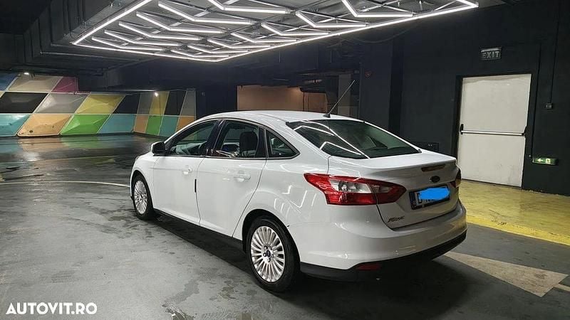 Second-hand Ford Focus 95 CP (69 kW) 2012 Culoarealb Berlinǎ