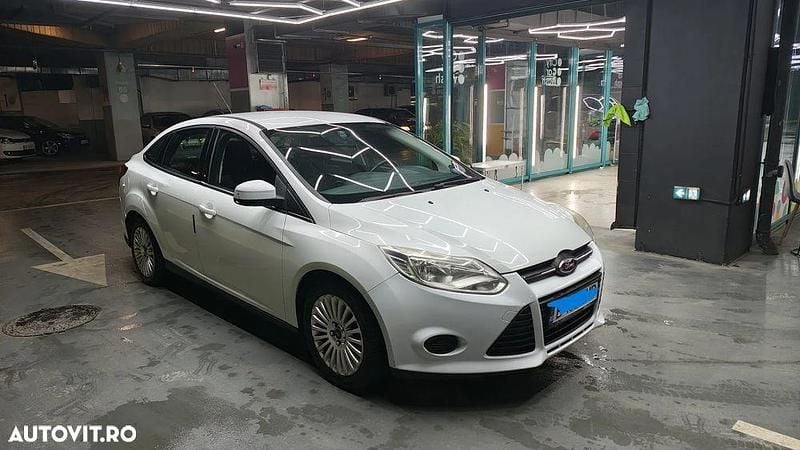Second-hand Ford Focus 95 CP (69 kW) 2012 Culoarealb Berlinǎ