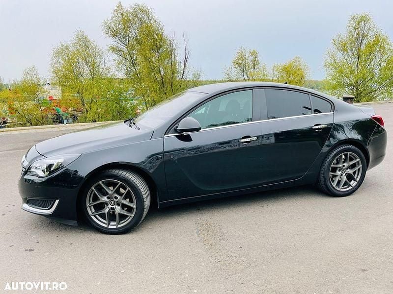 Culoarenegru Utilizat 2014 Opel Insignia Berlinǎ | 7.650 EUR (Preț OK) - Imagine 1/4