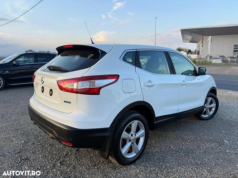 Second-hand Nissan Qashqai Acenta 110 CP (80 kW) 2015 Culoarealb SUV