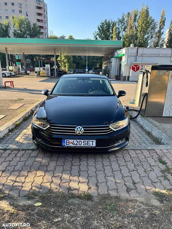 Culoarenegru Utilizat 2018 VW Passat Comfortline Berlinǎ | 14.000 EUR (Super Preț) - Imagine 1/4