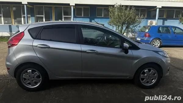 Utilizat 2009 Ford Fiesta Hatchback | 2.900 EUR (Preț OK) - Imagine 1/4