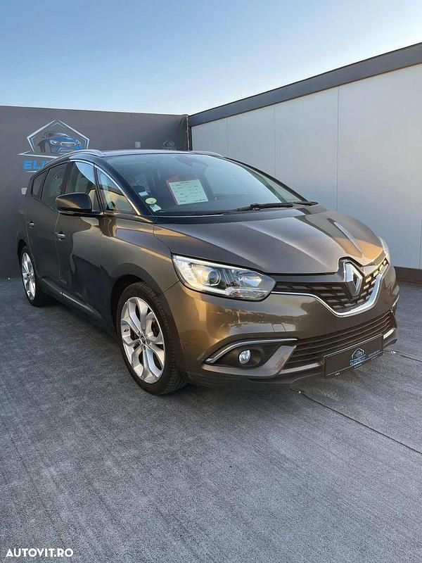 Culoaremaro Utilizat 2016 Renault Scénic III Dynamique Monovolum | 7.990 EUR (Scump) - Imagine 1/4