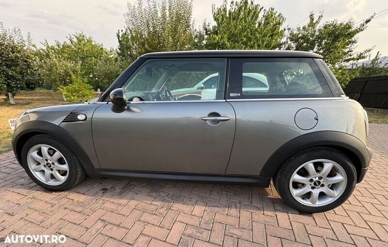 Gri Utilizat 2010 Mini Cooper Hatchback | 2.650 EUR (Super Preț) - Imagine 1/4