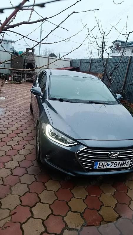 Second-hand Hyundai Elantra 136 CP (100 kW) 2017 Gri Berlinǎ