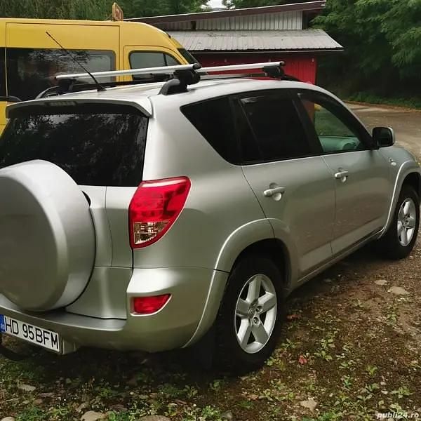 Second-hand Toyota RAV4 177 CP (130 kW) 2007 Argintiu SUV