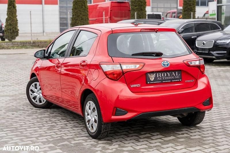 Second-hand Toyota Yaris Hybrid Active 73 CP (53 kW) 2019 Culoarerosu