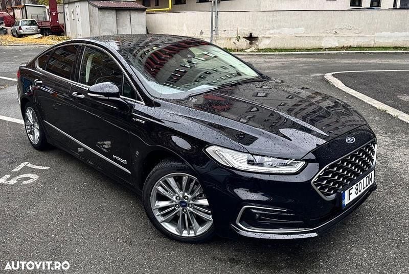 Culoarenegru Utilizat 2019 Ford Mondeo Vignale Berlinǎ | 18.800 EUR - Imagine 1/4