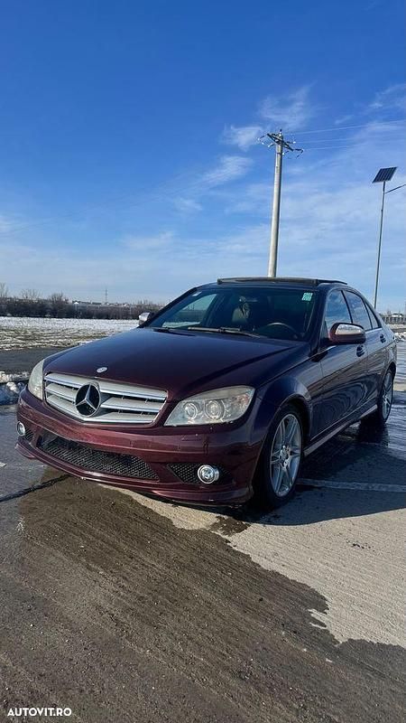 Culoarerosu Utilizat 2008 Mercedes C320 Berlinǎ | 7.800 EUR - Imagine 1/4