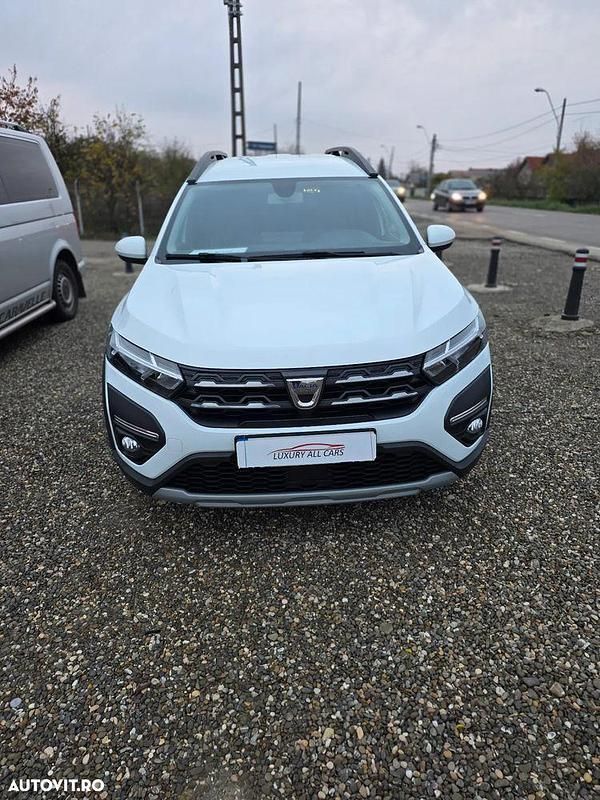 Second-hand Dacia Jogger Essentiel 110 CP (80 kW) 2022 Culoarealb Monovolum