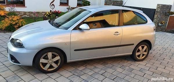 Argintiu Utilizat 2008 Seat Ibiza Hatchback | 2.400 EUR (Preț OK) - Imagine 1/4