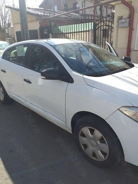 Utilizat 2012 Renault Fluence Berlinǎ | 2.350 EUR (Preț bun) - Imagine 1/3