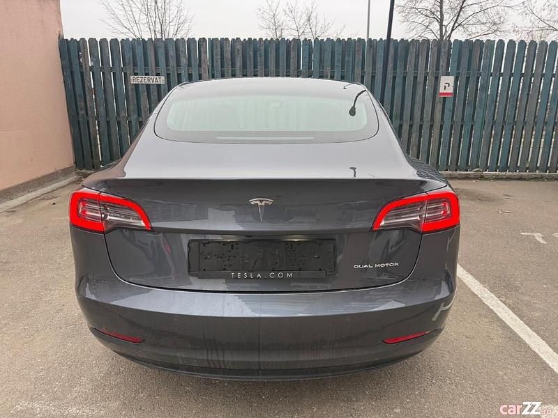 Second-hand Tesla Model 3 81 kW (111 CP) 2020 Berlinǎ