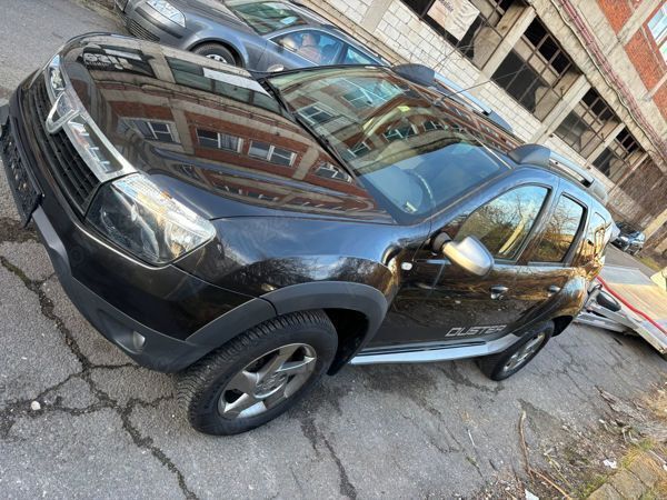 Utilizat 2013 Dacia Duster Lauréate SUV | 6.750 EUR (Preț OK) - Imagine 1/4