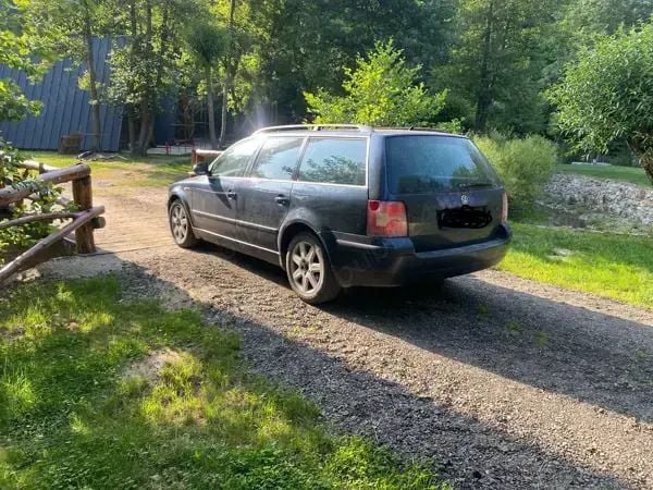 Albastru Utilizat 2005 VW Passat Break | 800 EUR (Super Preț) - Imagine 1/4