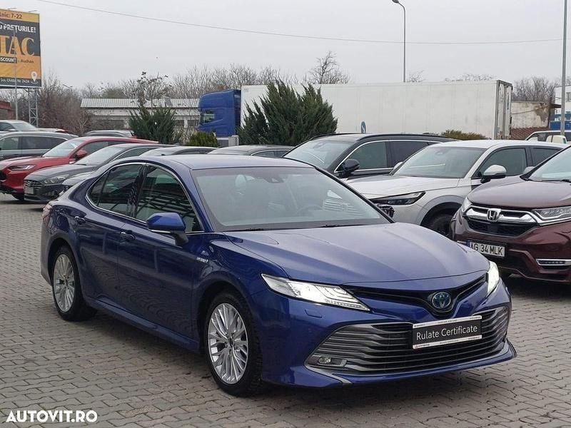 Second-hand Toyota Camry 218 CP (160 kW) 2020 Culoarealbastru Berlinǎ