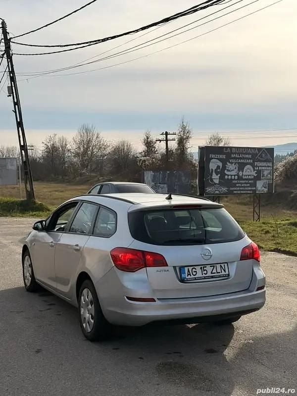 Utilizat 2011 Opel Astra Break | 2.550 EUR (Super Preț) - Imagine 1/4