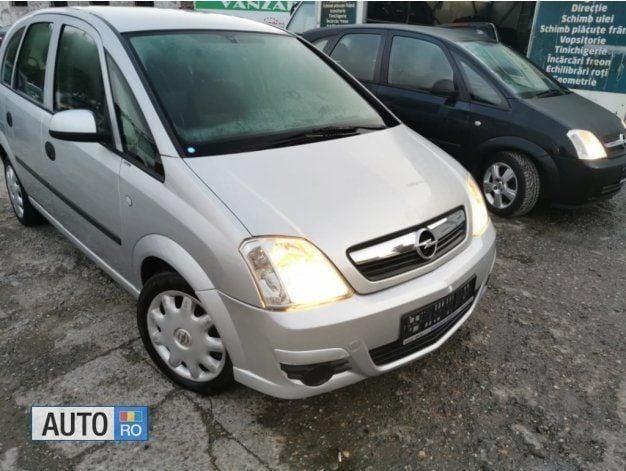 Second-hand Opel Meriva Basis 100 CP (73 kW) 2004 Argint Monovolum