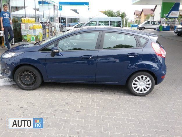 Second-hand Ford Fiesta 55 CP (40 kW) 2013 Albastru Hatchback