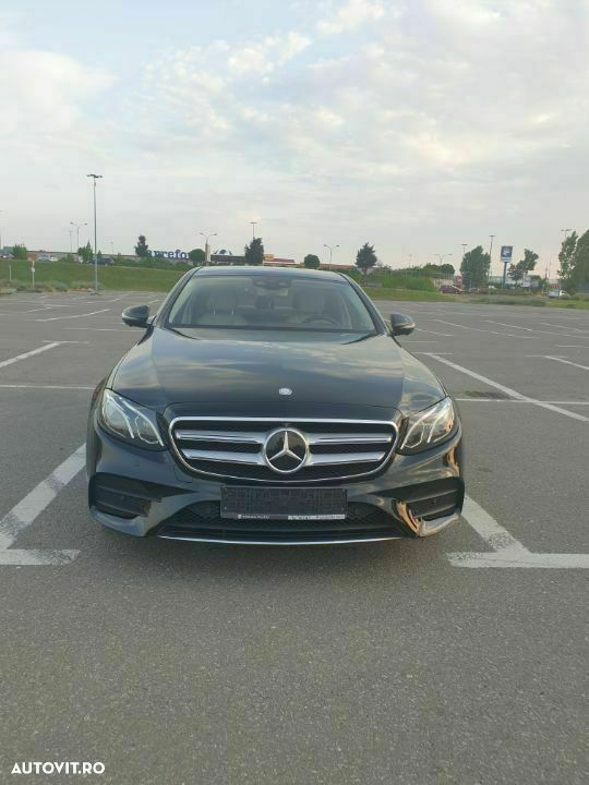 Negru Utilizat 2016 Mercedes E220 Berlinǎ | 24.700 EUR (Preț OK) - Imagine 1/4