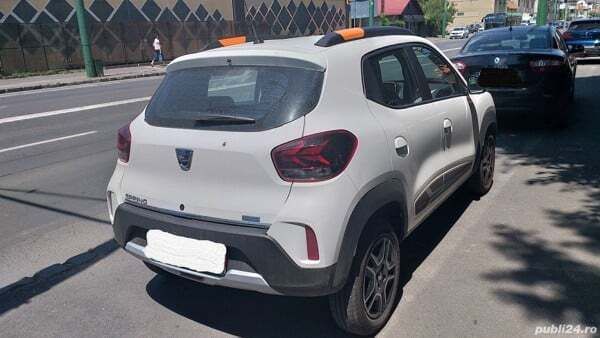 Second-hand Dacia Spring 33 kW (45 CP) 2022 Alb Hatchback