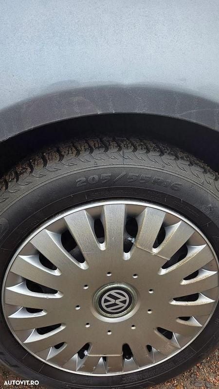 Second-hand VW Jetta Comfortline 102 CP (75 kW) 2008 Culoaregri Berlinǎ