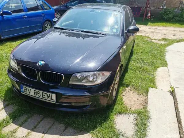 Negru Utilizat 2004 BMW 118 Hatchback | 2.100 EUR (Preț OK) - Imagine 1/4