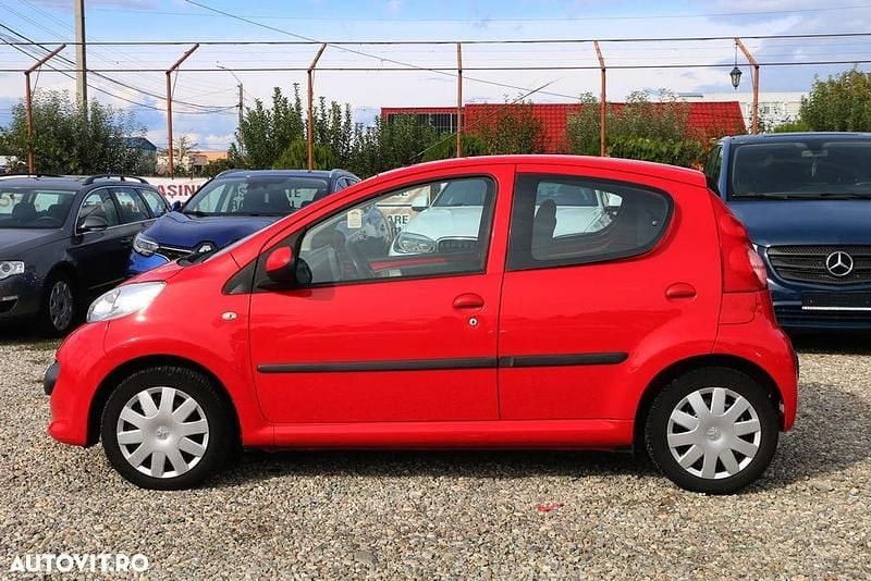 Second-hand Peugeot 107 Active 68 CP (50 kW) 2007 Culoarerosu Hatchback