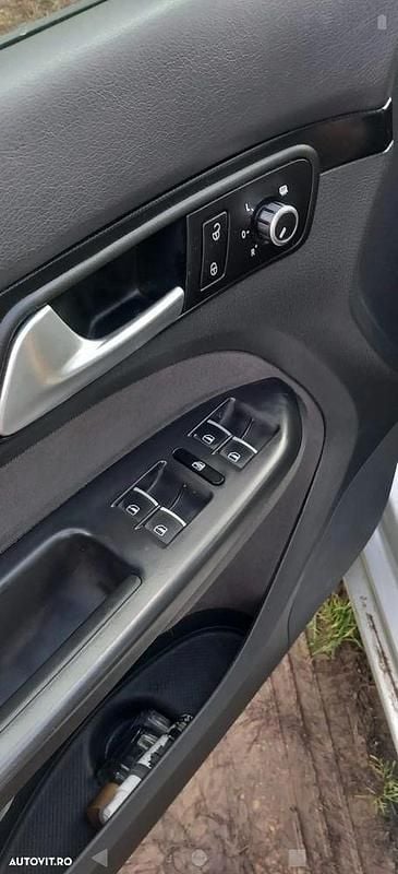 Second-hand VW Touran Highline 140 CP (102 kW) 2015 Culoaregri Monovolum