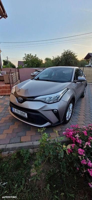 Culoareargint Utilizat 2020 Toyota C-HR SUV | 18.950 EUR (Preț bun) - Imagine 1/4