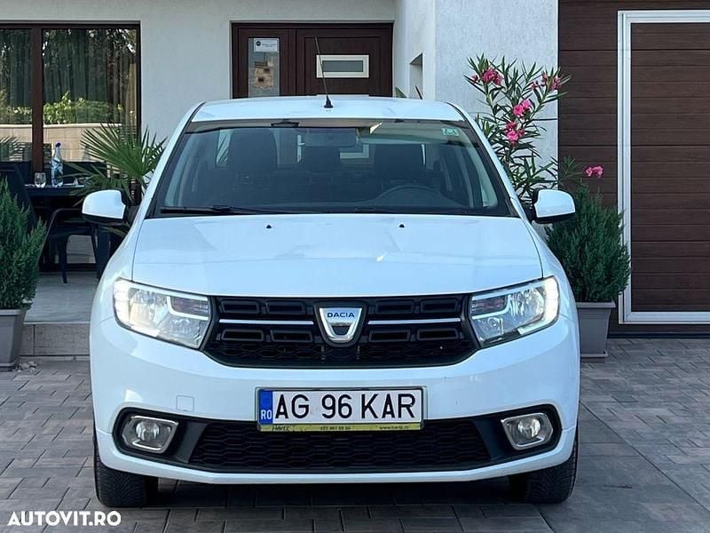 Culoarealb Utilizat 2018 Dacia Logan Lauréate Berlinǎ | 6.200 EUR (Preț bun) - Imagine 1/4