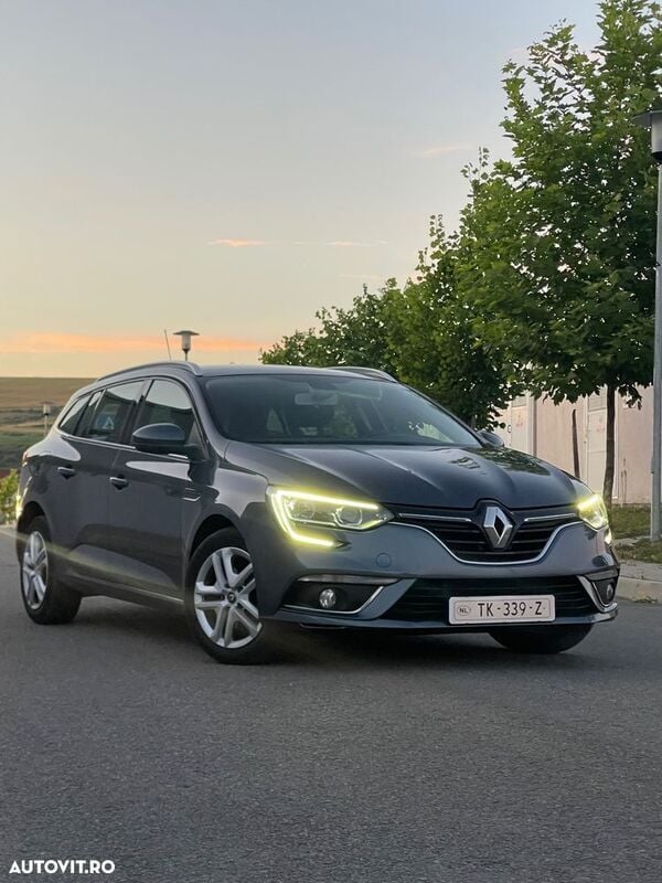 Gri Utilizat 2019 Renault Mégane GrandTour Experience Break | 9.099 EUR (Preț bun) - Imagine 1/4