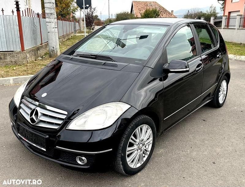 Culoarenegru Utilizat 2009 Mercedes A180 | 2.750 EUR (Super Preț) - Imagine 1/4
