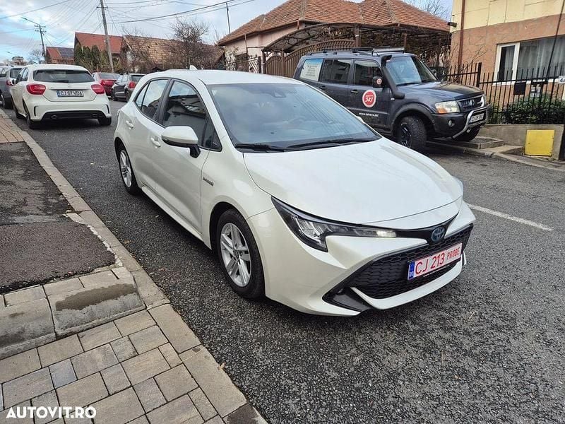 Second-hand Toyota Corolla Business Edition 122 CP (89 kW) 2019 Culoarealb Hatchback
