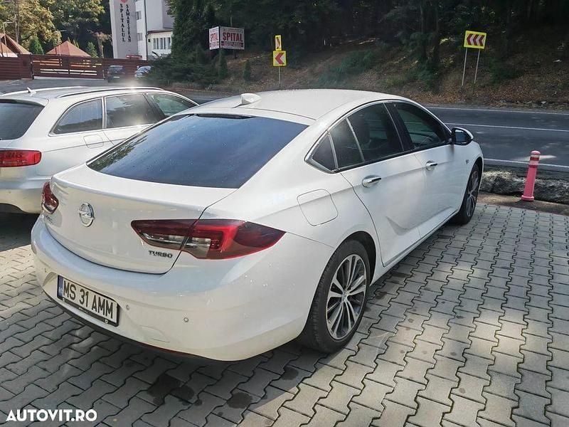 Second-hand Opel Insignia 165 CP (121 kW) 2017 Culoarealb Berlinǎ