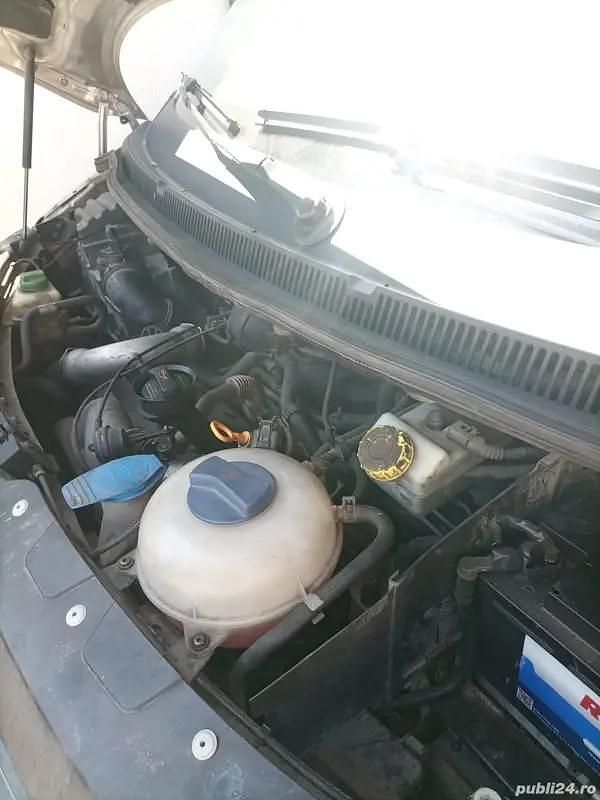 Second-hand VW Multivan 130 CP (95 kW) 2003 Van