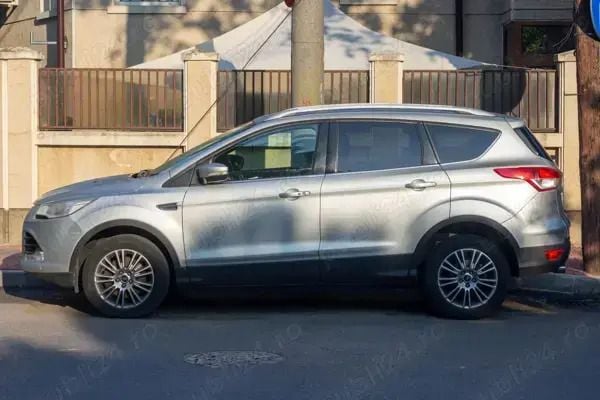 Utilizat 2013 Ford Kuga Titanium SUV | 8.500 EUR (Preț OK) - Imagine 1/4