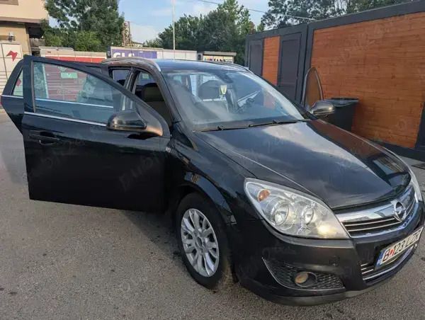 Utilizat 2010 Opel Astra Break | 1.750 EUR (Preț OK) - Imagine 1/4