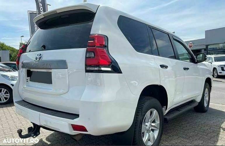 Văndută Toyota Land Cruiser 2.8l Turb. mașini secondhand de vânzare