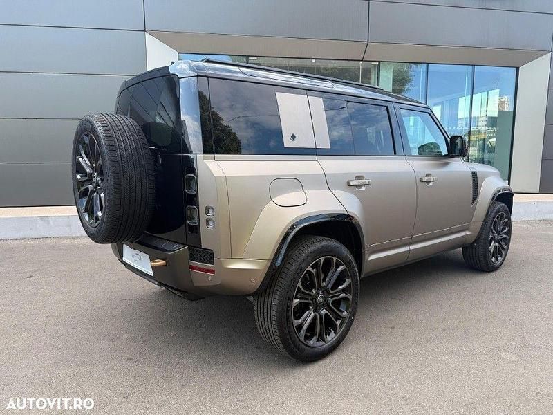 Nouă Land Rover Defender 635 CP (467 kW) 2025 Culoaregalbeuriu SUV