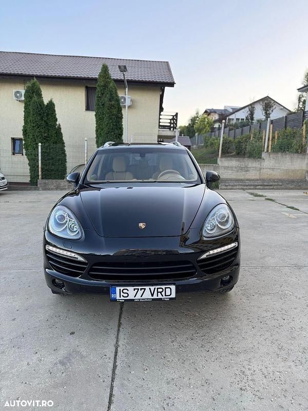 Culoarenegru Utilizat 2013 Porsche Cayenne SUV | 13.500 EUR (Scump) - Imagine 1/4