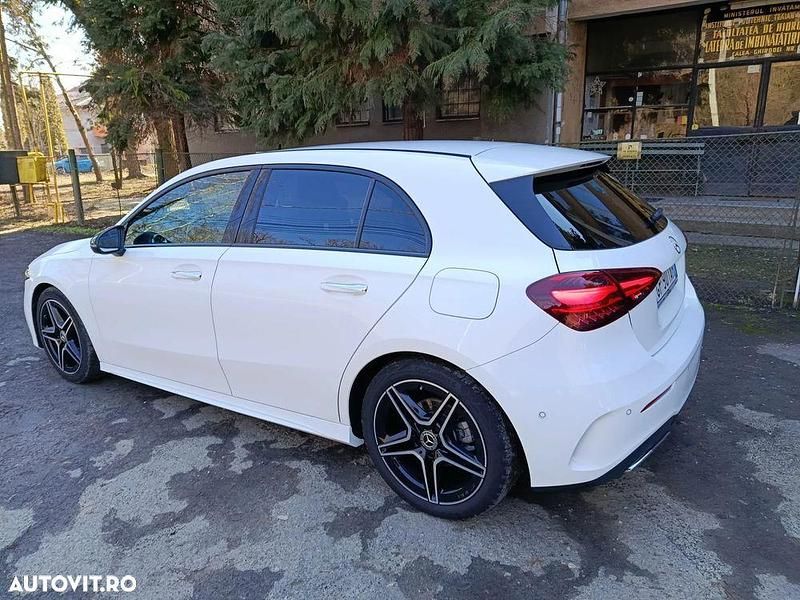 Second-hand Mercedes A180 116 CP (85 kW) 2023 Culoarealb Hatchback