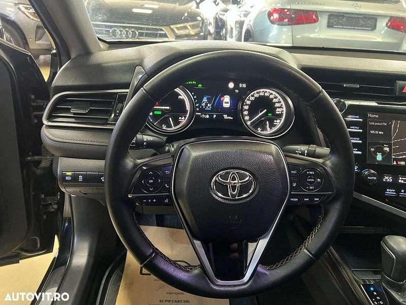 Second-hand Toyota Camry Luxury 218 CP (160 kW) 2019 Culoarenegru Berlinǎ