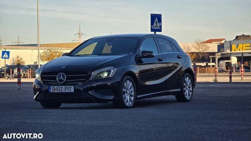 Culoarenegru Utilizat 2013 Mercedes A180 Hatchback | 13.200 EUR (Puțin scump) - Imagine 1/4