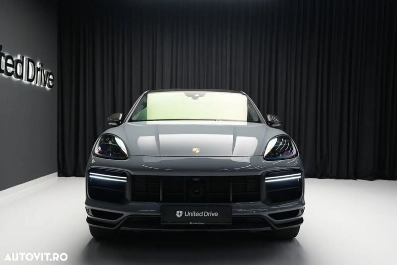 Second-hand Porsche Cayenne Turbo 550 CP (404 kW) 2022 Gri SUV