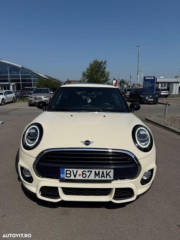 Bej Utilizat 2018 Mini Cooper Hatchback | 15.900 EUR (Puțin scump) - Imagine 1/4