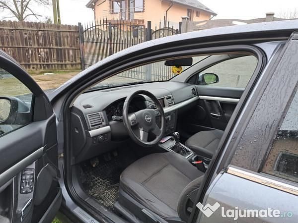 Second-hand Opel Signum 150 CP (110 kW) 2005 Hatchback