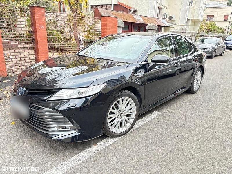 Culoarenegru Utilizat 2020 Toyota Camry Berlinǎ | 23.000 EUR (Preț OK) - Imagine 1/4